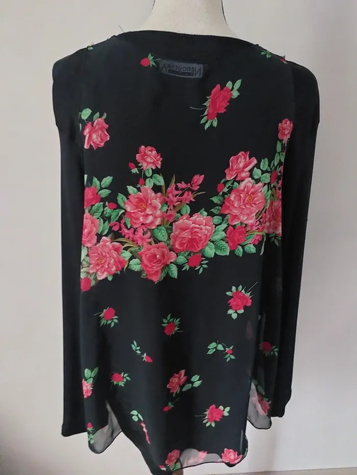 Haut fantaisie à fleurs 🌸 en 2 parties - photo numéro 5