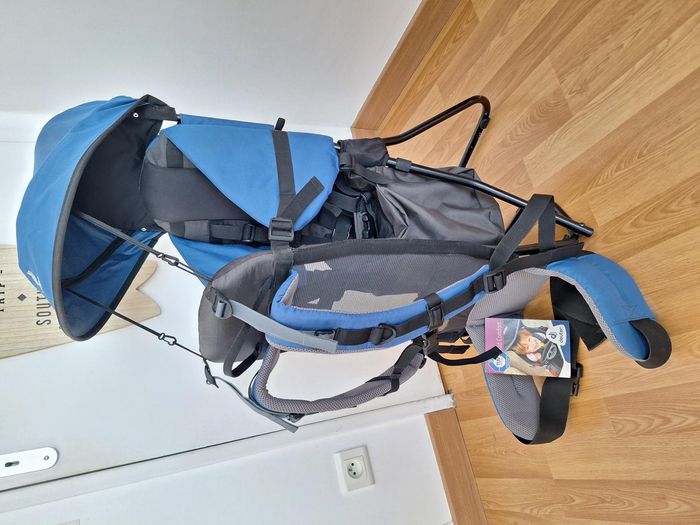 Porte bébé deuter kid aircomfort avec repose-pieds