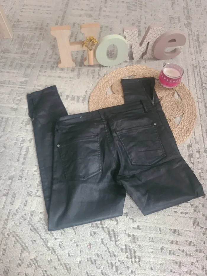 Pantacourt noir simili cuir _ taille XS/34 - photo numéro 4