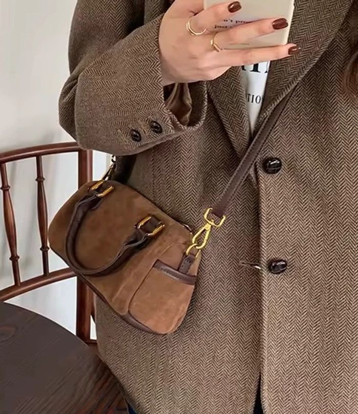 Petit sac à main / bandoulière marron façon daim – Similicuir neuf - photo numéro 2