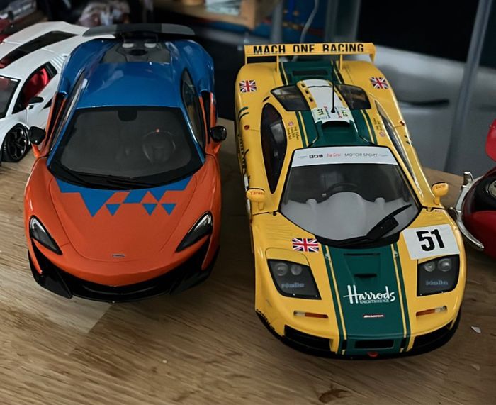 Lot de 2 McLaren 1/18