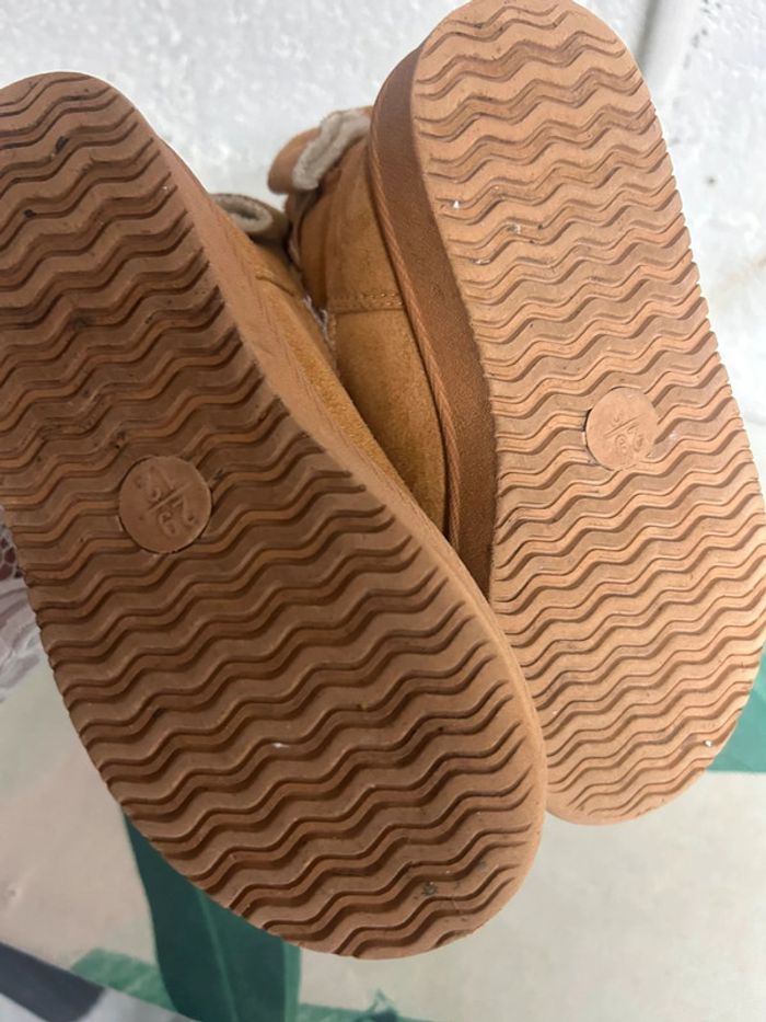 Bottes fourres en daim calme taille 29 - photo numéro 4