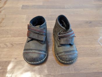 Chaussures garçon environ pointure 20