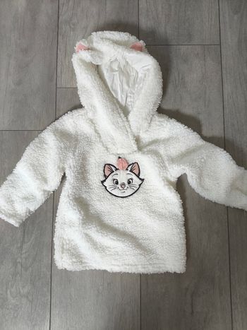 Pull hiver Disney avec capuche blanc