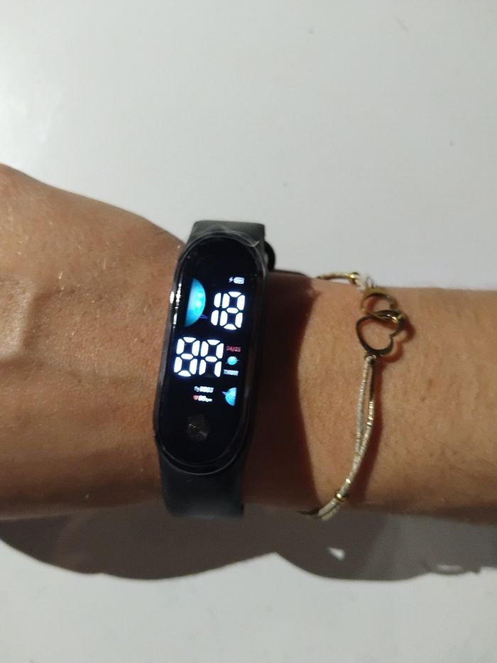 Montre pour enfant électronique - photo numéro 2