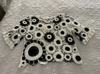 Mignon top crocheté neuf