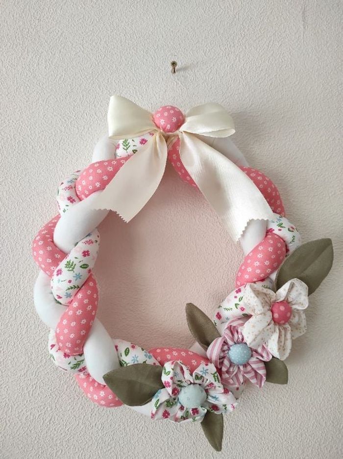 Couronne printanière en tissu Fait main