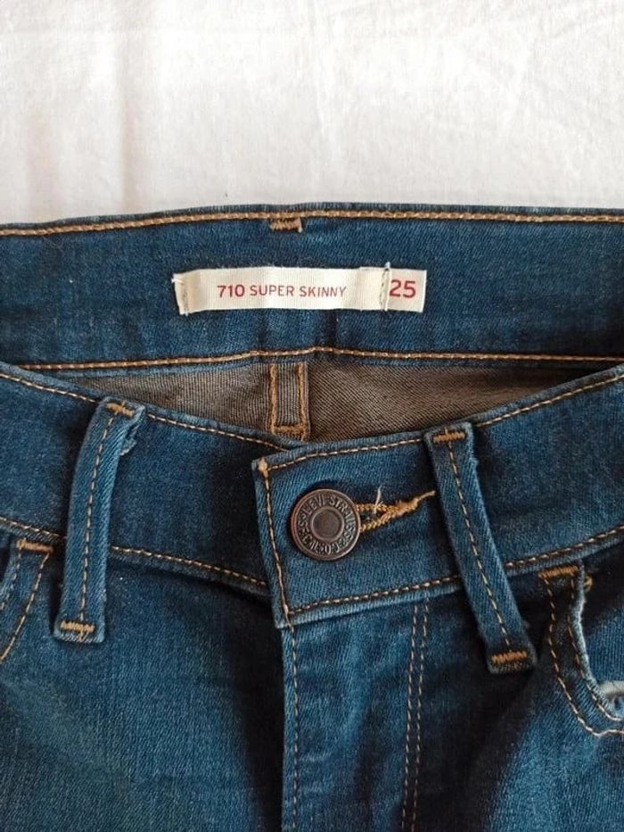 Jean Levi's 710 W25 L30 - photo numéro 5