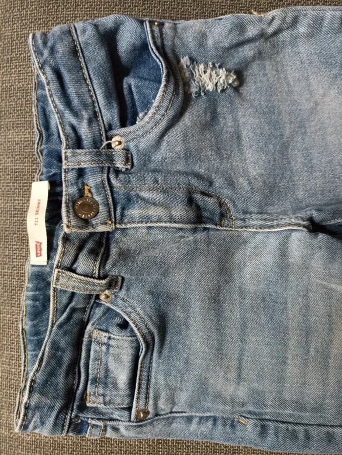 Jean's skinny Levi's 711 en 10 ans en TBE - photo numéro 4