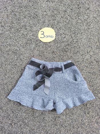 Short taille 3 ans en très bon état