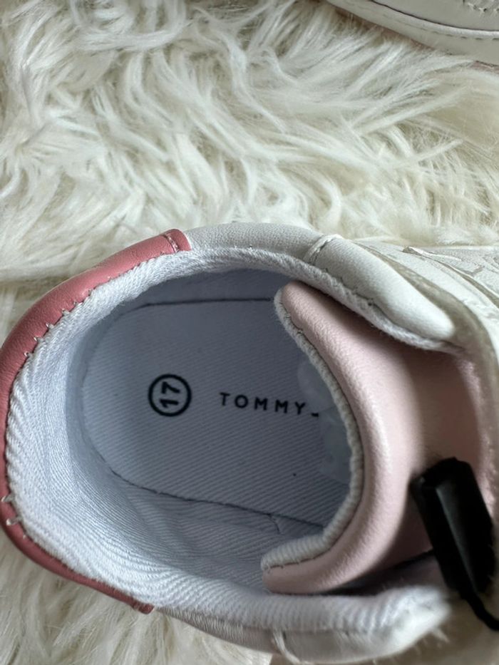 Paire de baskets Tommy Hilfiger taille 17 - photo numéro 6