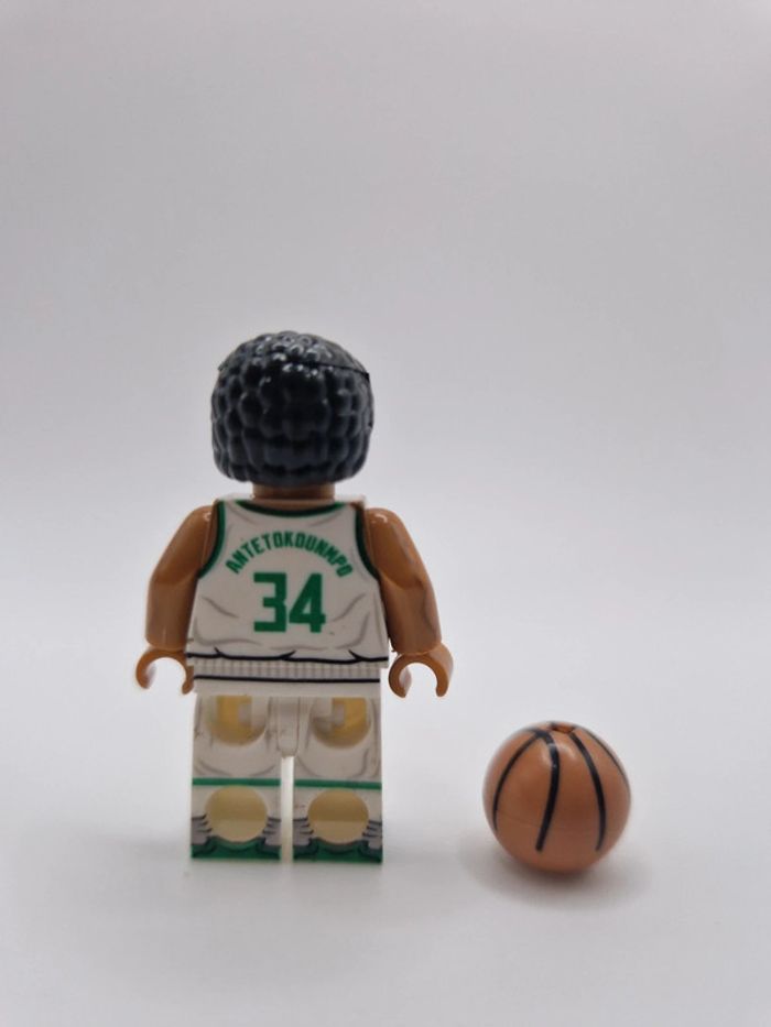 Figurine type lego Joueur de Basket Giannis Antetokounmpo - photo numéro 4
