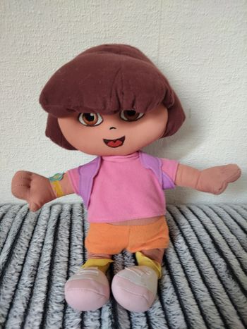 Peluche Dora l'exploratrice