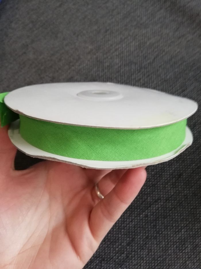 Rouleau de 17m25 de biais vert plier 20mm de large