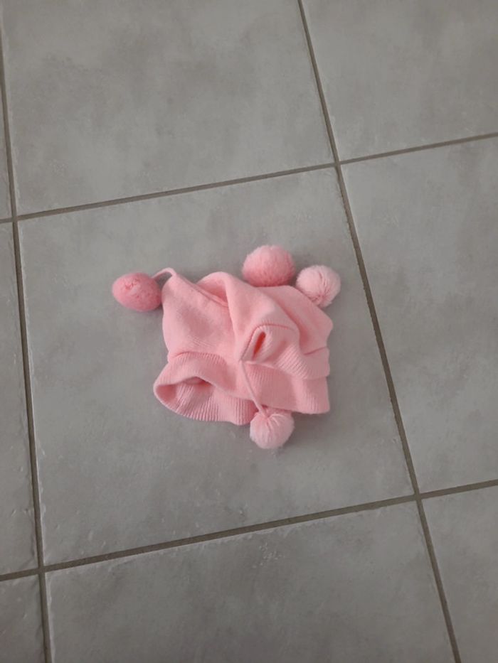 Bonnet rose a pompons - photo numéro 3