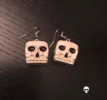 Boucles d’oreilles dés têtes de mort idéales Halloween 🎃