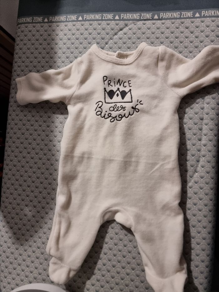 Pyjama 1 mois - photo numéro 2
