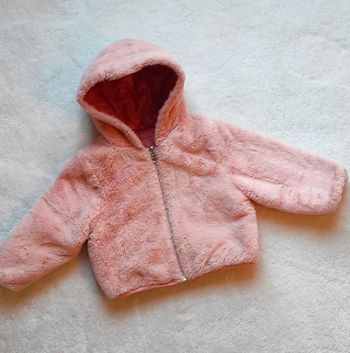 Manteau fausse fourrure rose Kiabi 3 ans.