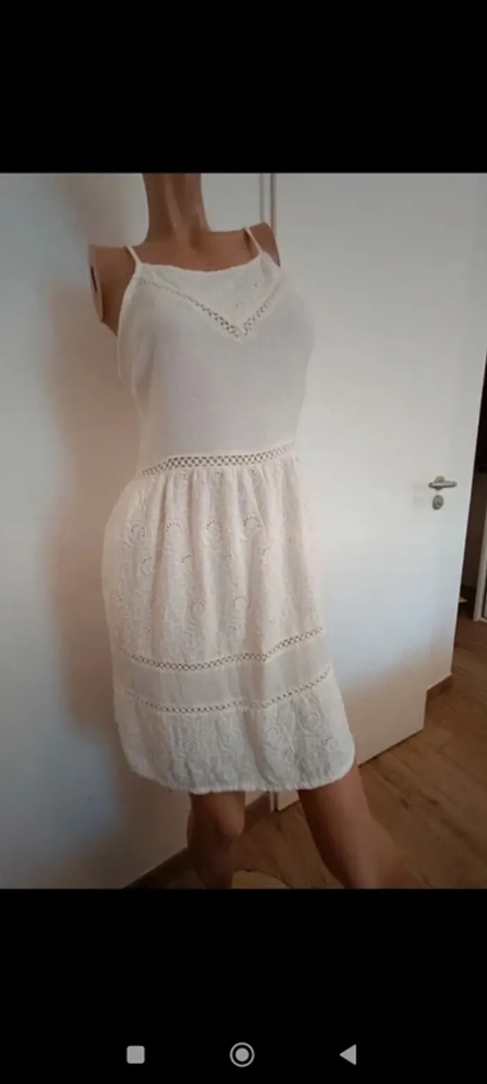 Superbe robe neuve T 40 - photo numéro 2