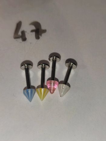 Lot de 4 piercings labret pointe acier chirurgical et acrylique