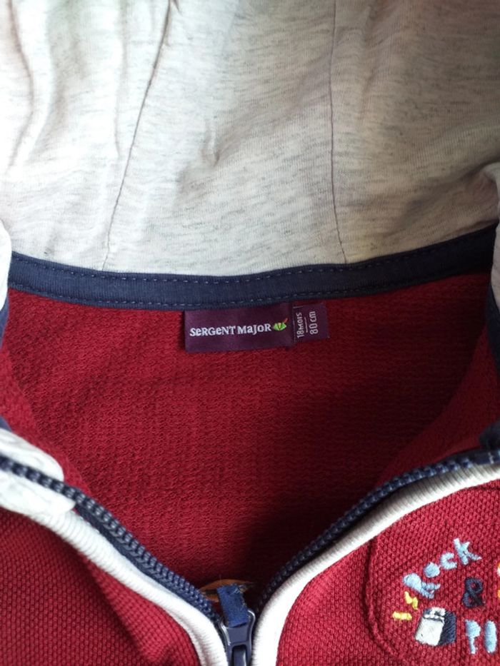 Gilet rouge et gris 18 mois - photo numéro 2