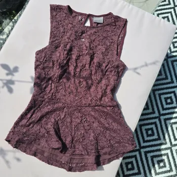 Top péplum dentelle vero moda violet prune taille s