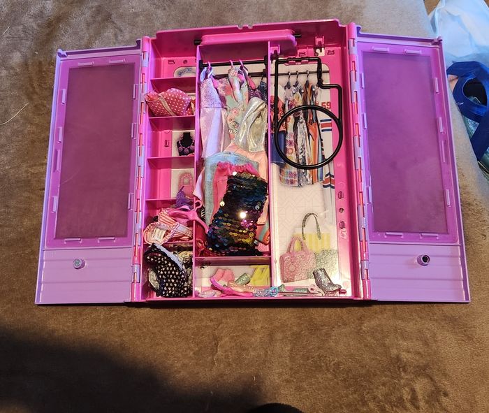 Gros lot barbie - photo numéro 7