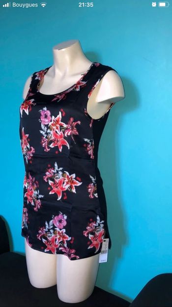 Debardeur fleurie 🌺 intimissimi taille S neuf avec étiquette