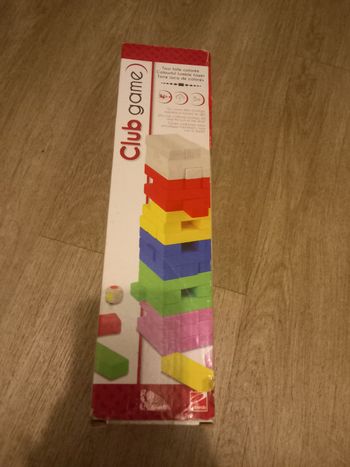 Jeu en bois tour folle colorée