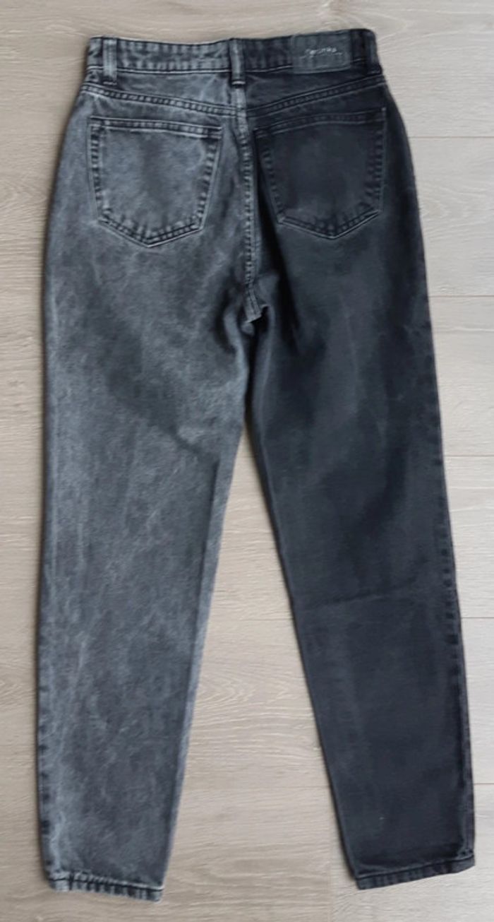 Jean Bershka taille 34 - photo numéro 3
