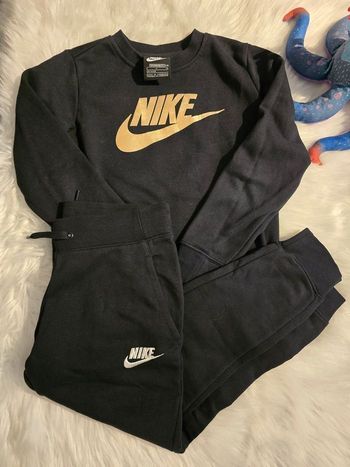 NEUF (non portés ) ⚘️⚘️👌😍 superbe jogging NIKE fille 8 ANS  ⚘️⚘️