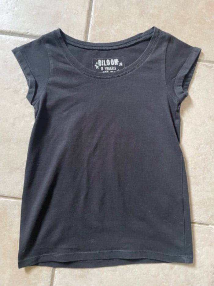 TEE shirt noir 8 ans