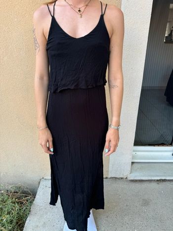 Robe noire à fines bretelle