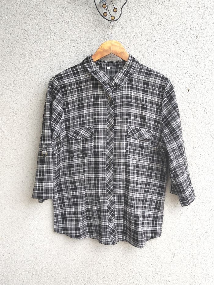 Chemise femme à carreaux noir et blanc – manches 3/4 – Taille 46 taille petit, 44
