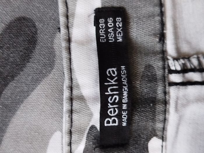 Pantalon cargo gris camouflage Bershka taille 38 - photo numéro 3
