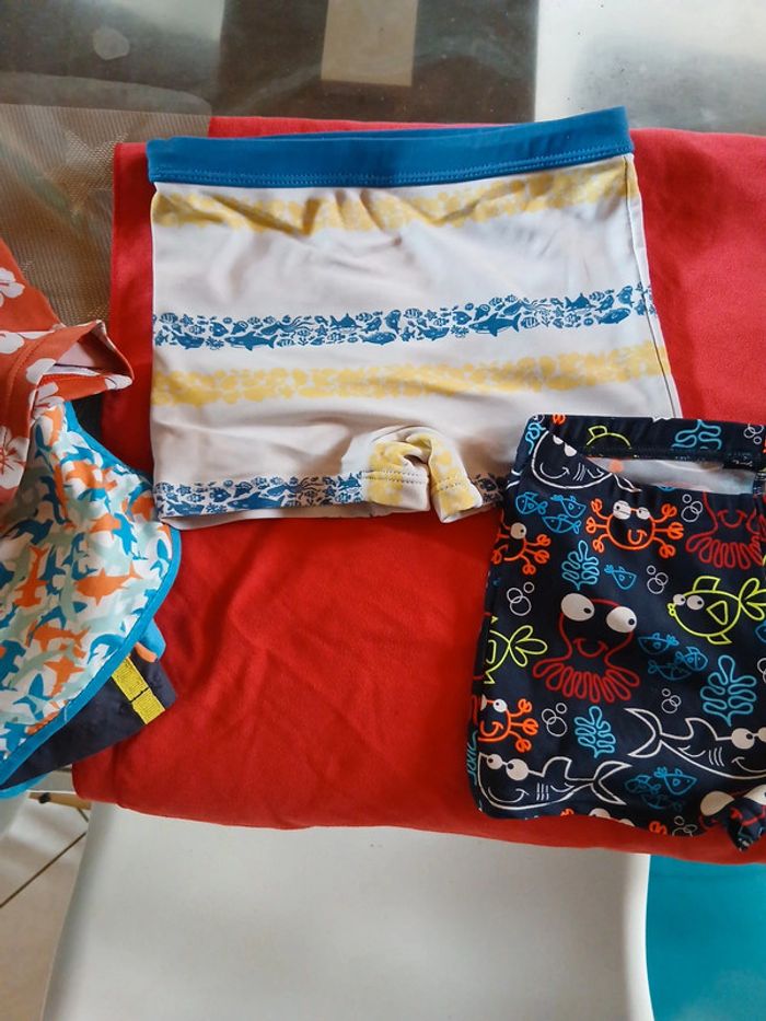 Lot maillot de bain 6 ans - photo numéro 2
