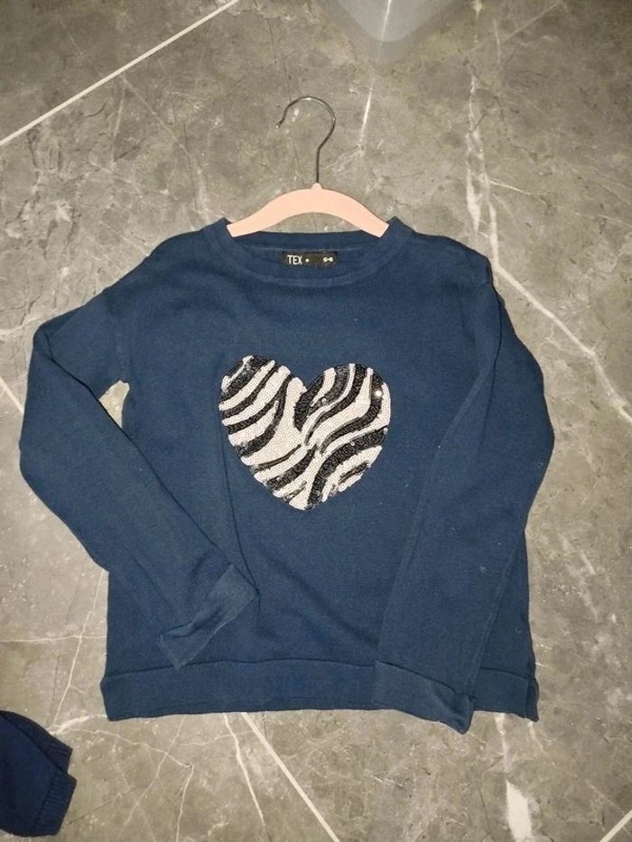 Pull fin fille 5/6 ans motif coeur paillettes zèbre