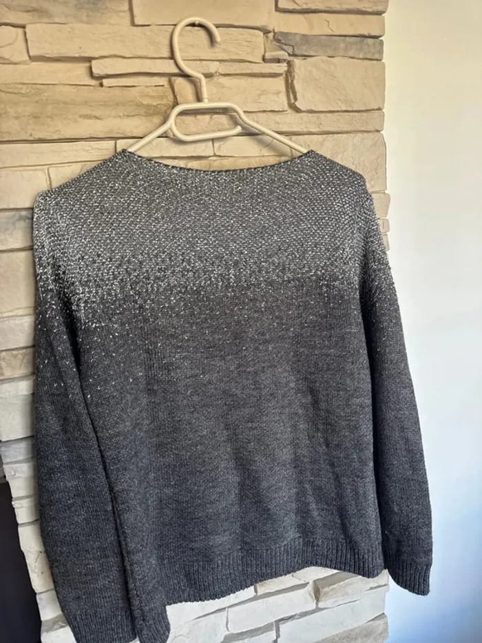 Pull Gris et argenté. - photo numéro 4