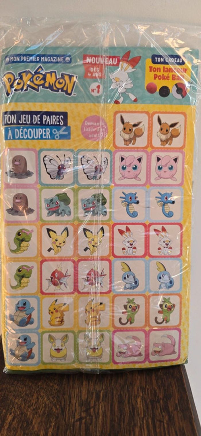Livre pokemon avec goodies - photo numéro 6