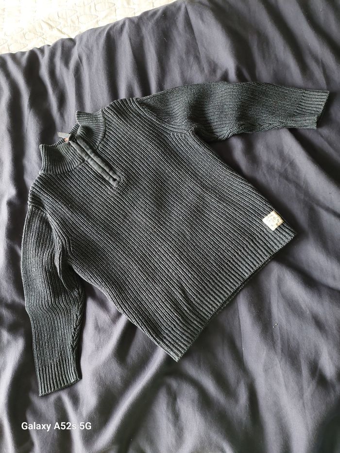 Pull bleu