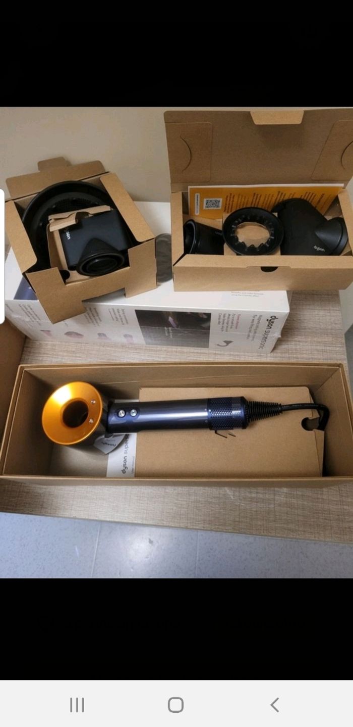 Sèche-cheveux supersonic Dyson - photo numéro 3