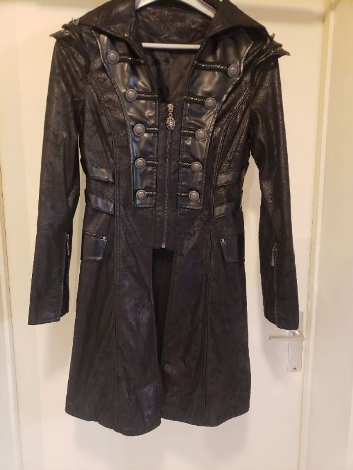 Superbe manteau gothique