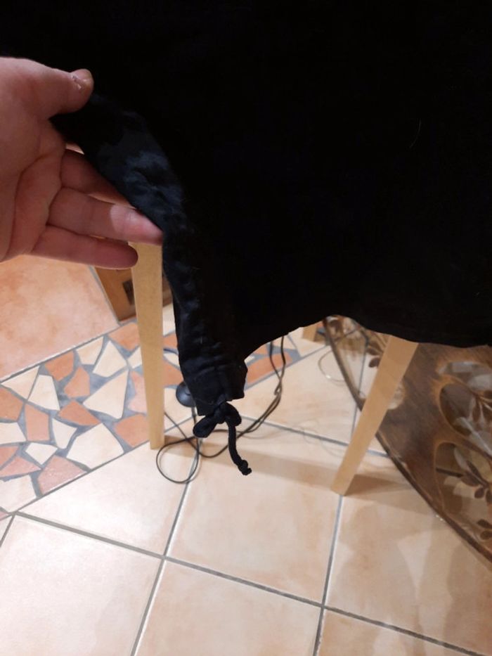 Jupe noire - photo numéro 3