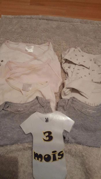 Lot 7 bodies 1 - 3 mois