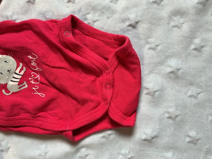 body manches longues rose fuchsia ouverture devant gémo 1 mois - photo numéro 4