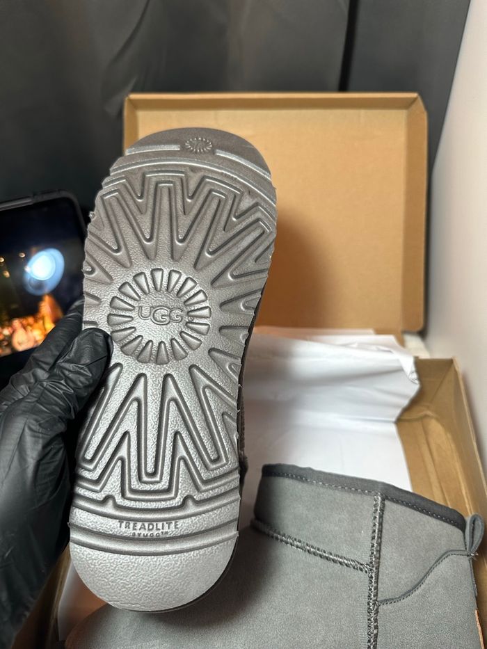 Botte Ugg Classic Ultra Mini - Grise - photo numéro 5