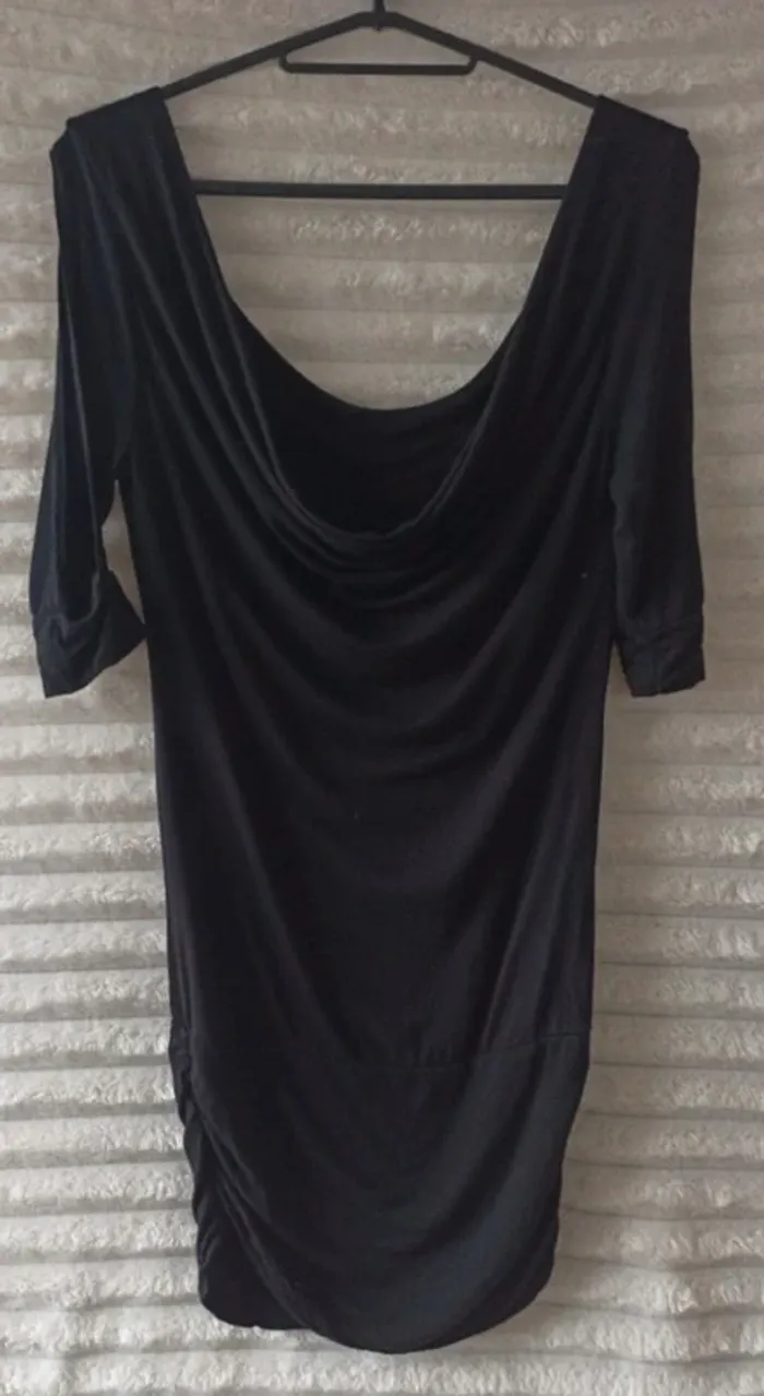 Robe noir - photo numéro 2