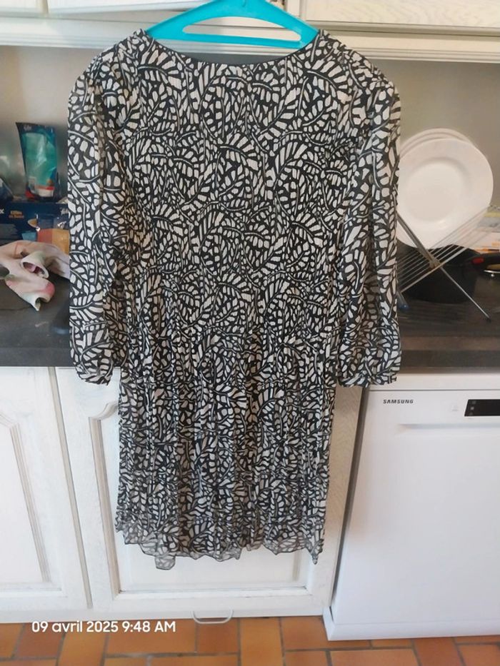 Robe évasée plissée col en V – taille 46 - Bréal - photo numéro 5
