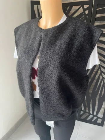 Veste noire sans manches