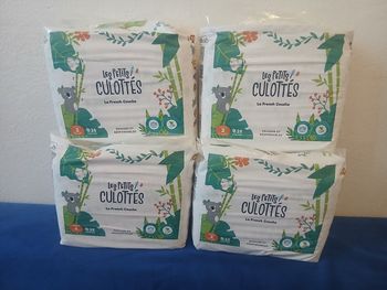 4 paquets de couches taille 2